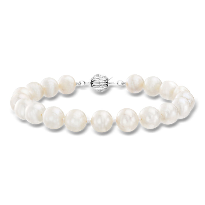 Cultured pearl bracelet with white round pearls and 14kt white gold clasp