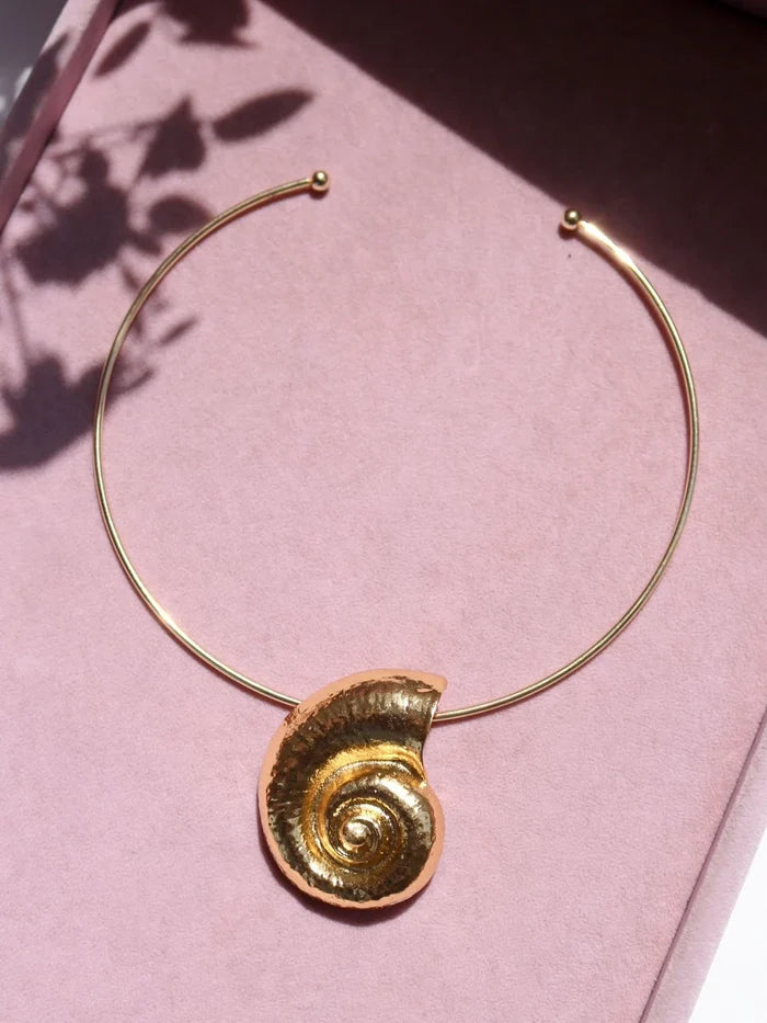 Golden Ursula Necklace